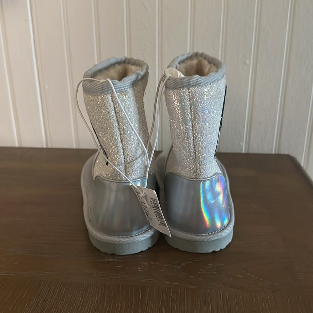 The Childrens Place Sz 5 Y Chalet Boots Faux Fur Lined Silver Holographic Emoji - Picture 9 of 15